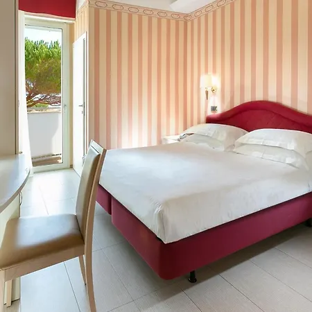 Bikini 4* Римини