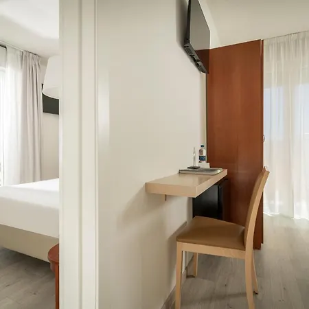Otel Bikini 4*