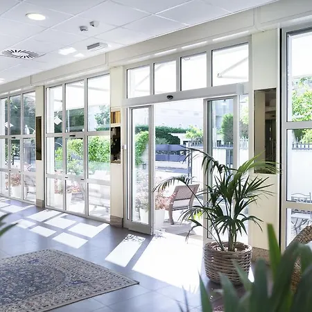 Отель Bikini Римини