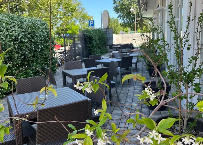 比基尼酒店 4* 里米尼